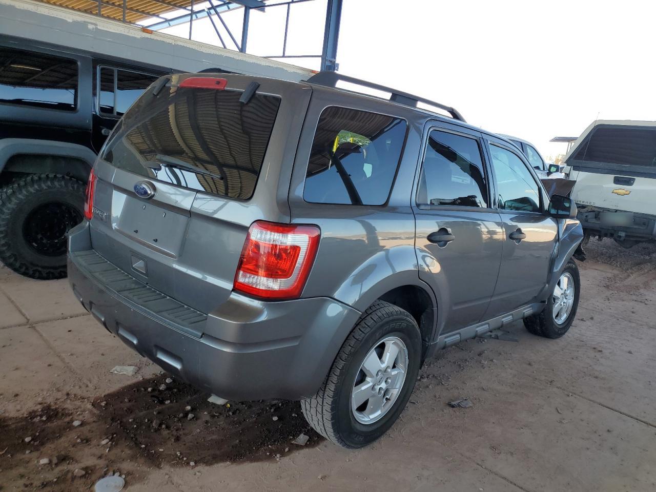 FORD ESCAPE XLT 2011 gray  gas 1FMCU0D79BKB79778 photo #4