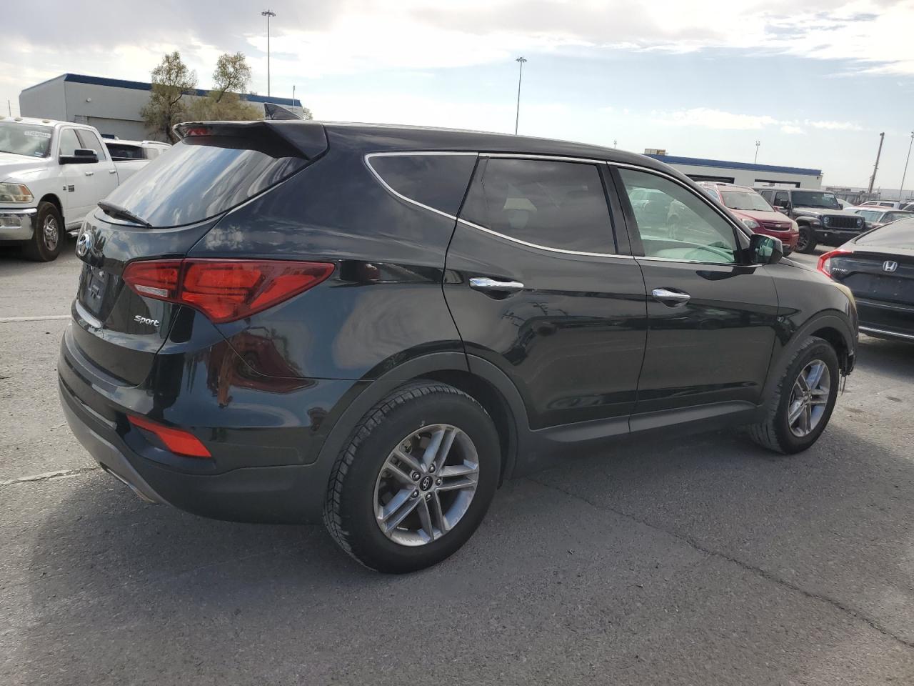 Lot #3025740332 2017 HYUNDAI SANTA FE S