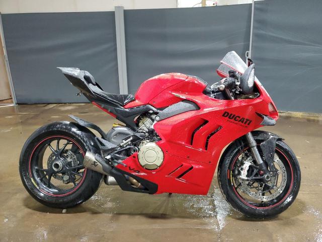 DUCATI PANIGALE V 2024 red  gas ZDMDAGWW3RB008442 photo #1