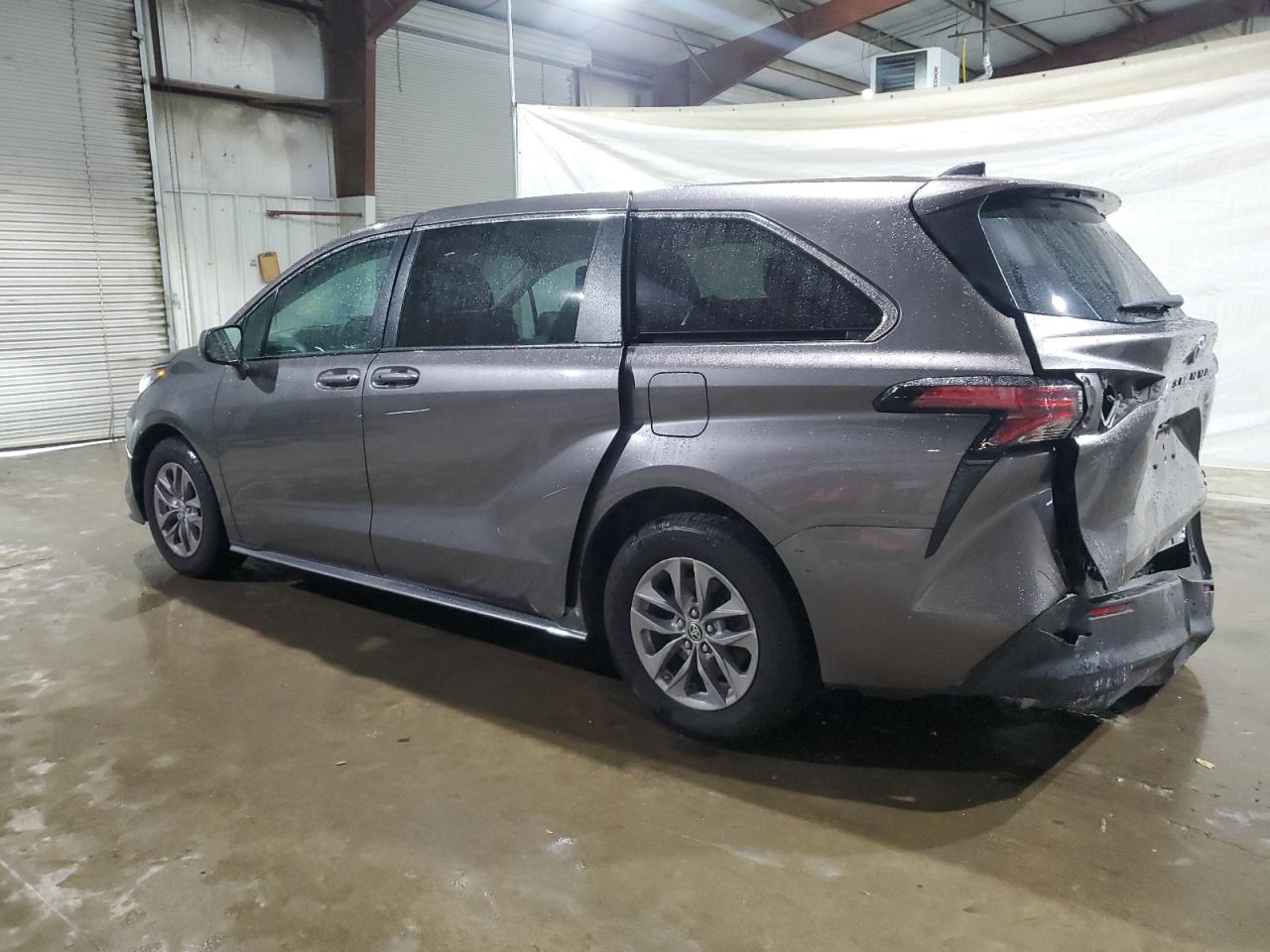 Lot #2904644123 2022 TOYOTA SIENNA LE