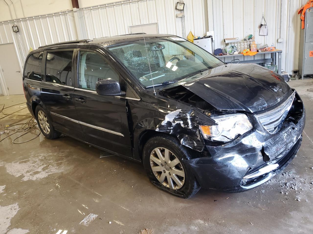 Lot #2955403769 2016 CHRYSLER TOWN & COU