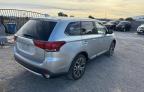 MITSUBISHI OUTLANDER снимка