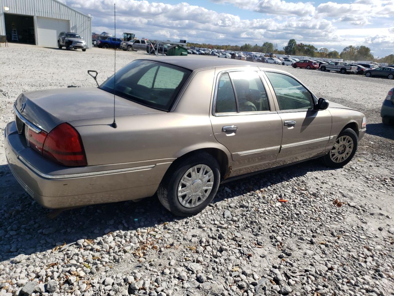 Lot #2935992856 2005 MERCURY GRAND MARQ