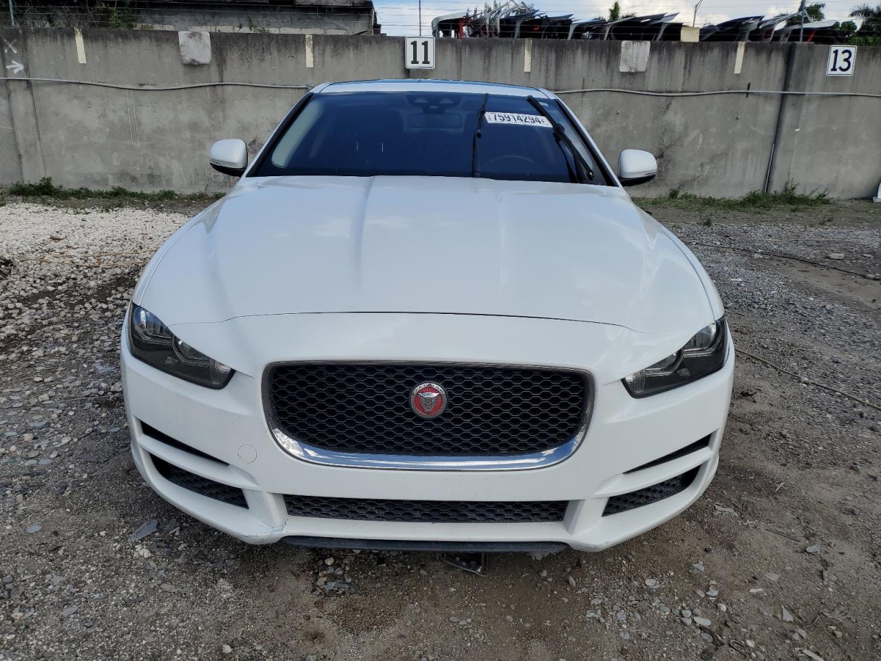 Lot #3028279813 2017 JAGUAR XE