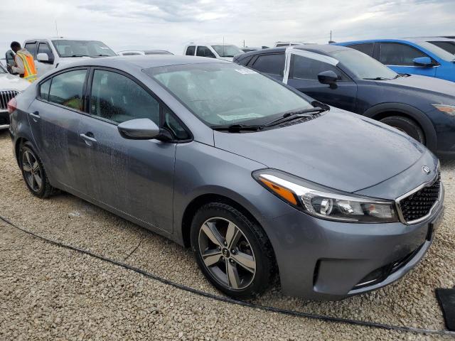 VIN 3KPFL4A70JE246883 2018 KIA FORTE no.4