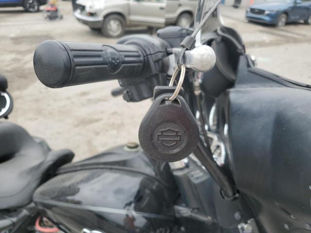 2010 HARLEY-DAVIDSON FLHTCU 1HD1FC413AB643776