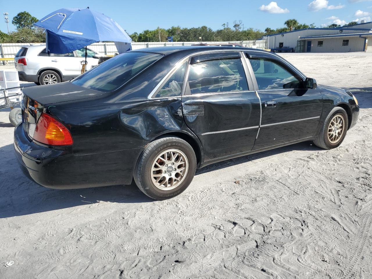 Lot #2933504728 2000 TOYOTA AVALON XL