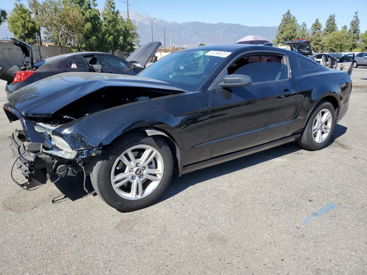 FORD MUSTANG
