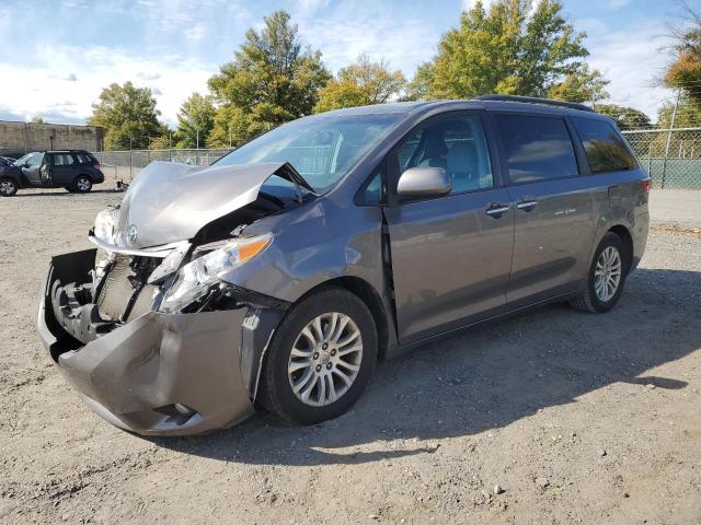 VIN 5TDYK3DC9GS749793 2016 Toyota Sienna, Xle no.1