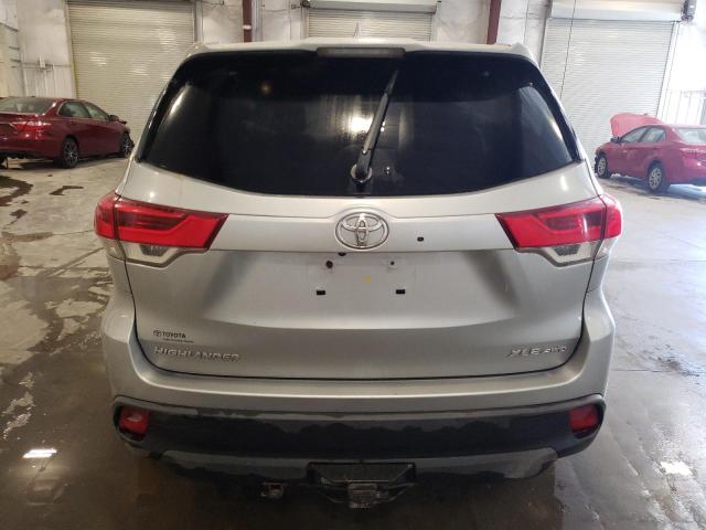 VIN 5TDJZRFH0JS892387 2018 Toyota Highlander, SE no.6