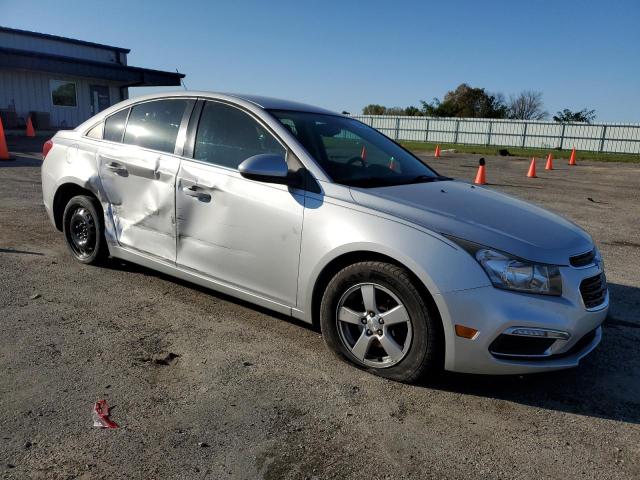 VIN 1G1PC5SB1F7137832 2015 Chevrolet Cruze, LT no.4