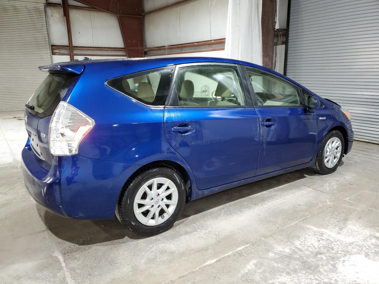 Lot #2921295871 2014 TOYOTA PRIUS V