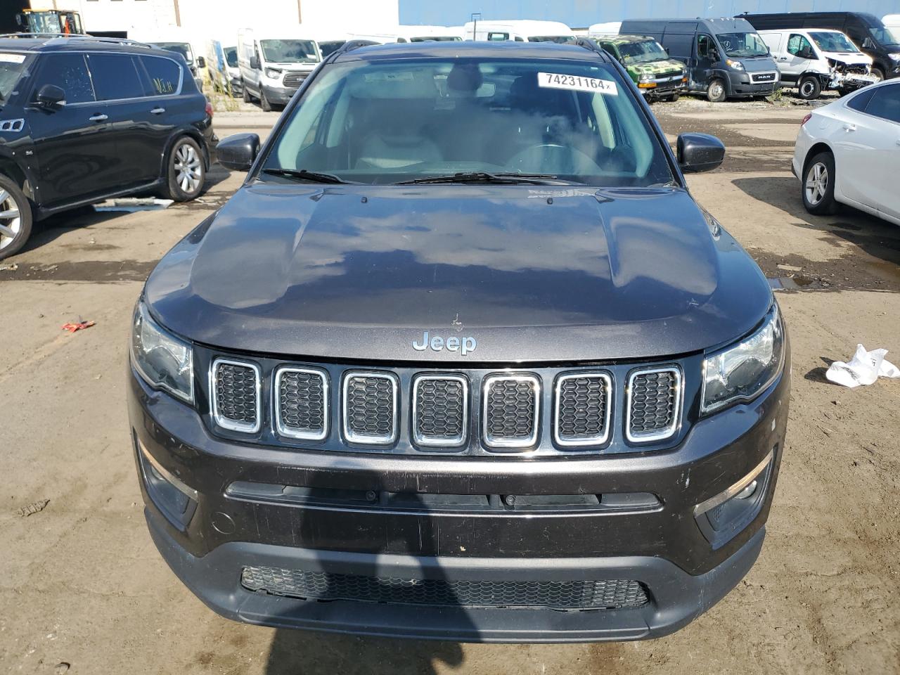 Lot #2876552873 2019 JEEP COMPASS LA