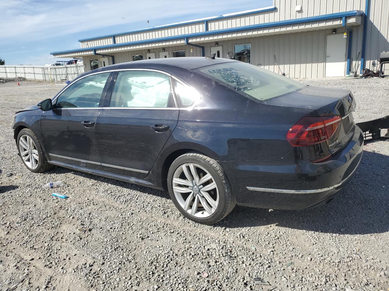 Lot #2989300138 2017 VOLKSWAGEN PASSAT SE