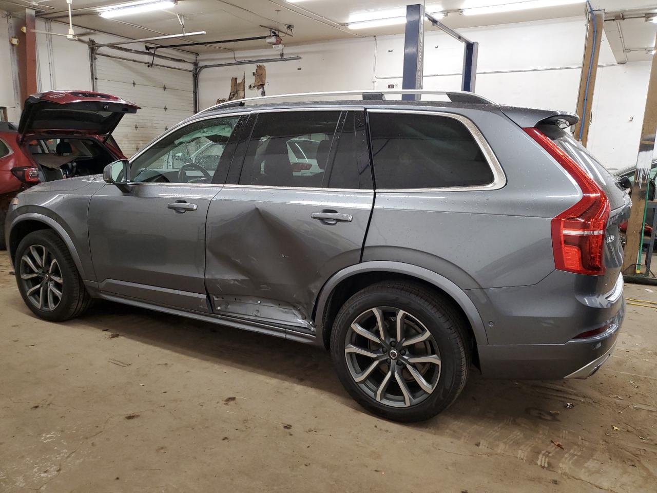 Lot #2940741469 2019 VOLVO XC90 T6 MO