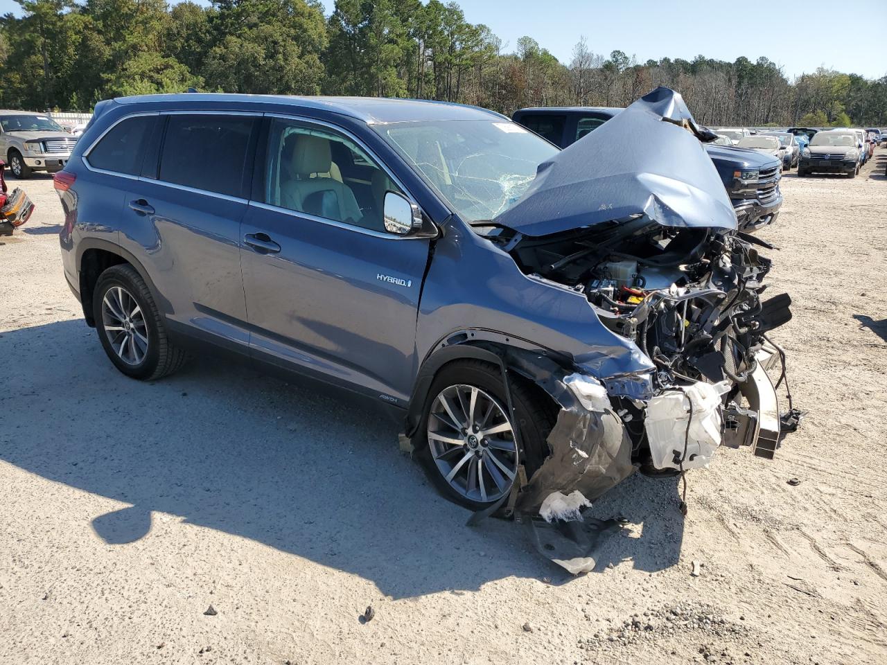 Lot #2923777599 2019 TOYOTA HIGHLANDER