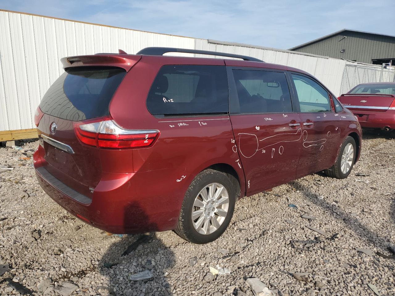 TOYOTA SIENNA XLE 2015 red  gas 5TDDK3DC0FS099443 photo #4