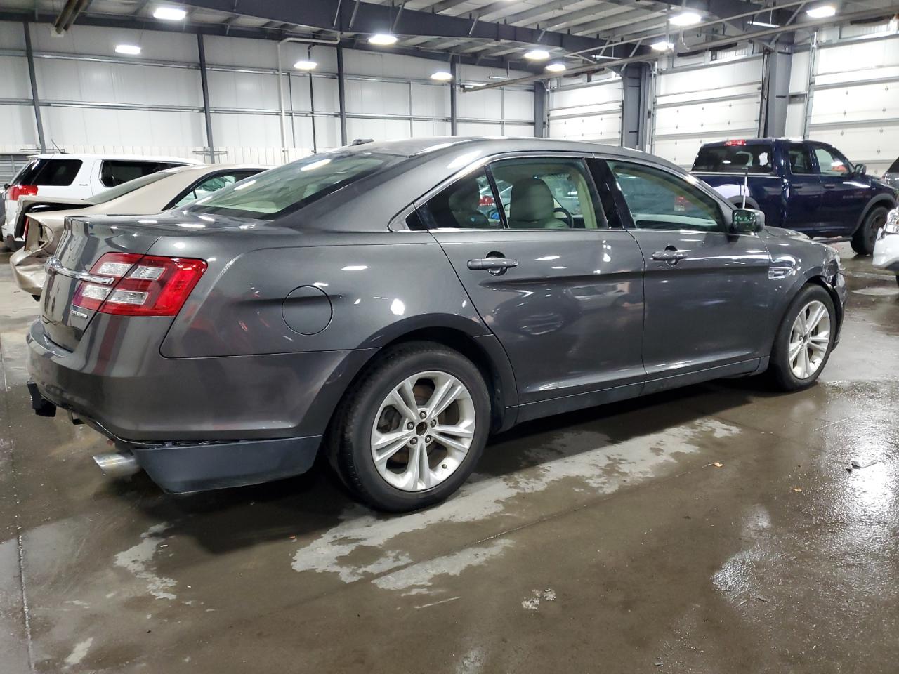 Lot #2902714283 2015 FORD TAURUS SE