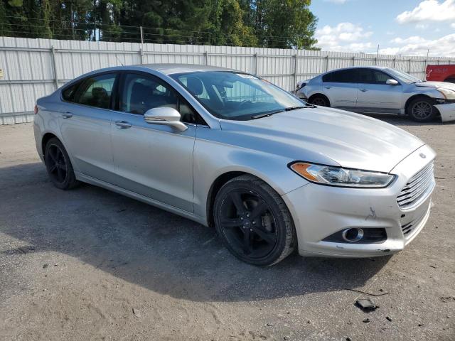 VIN 3FA6P0H73GR213256 2016 Ford Fusion, SE no.4