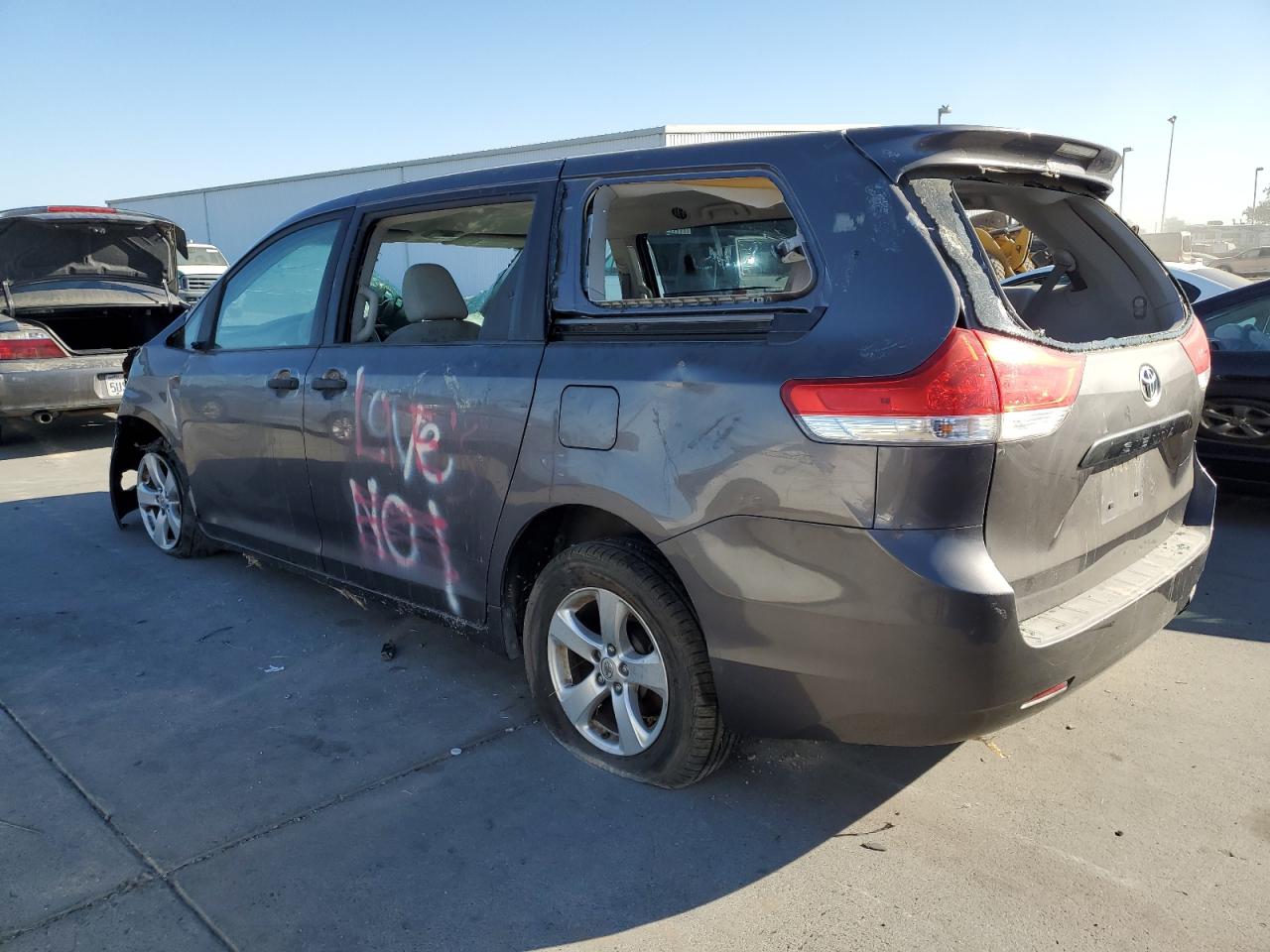 Lot #2921091498 2013 TOYOTA SIENNA