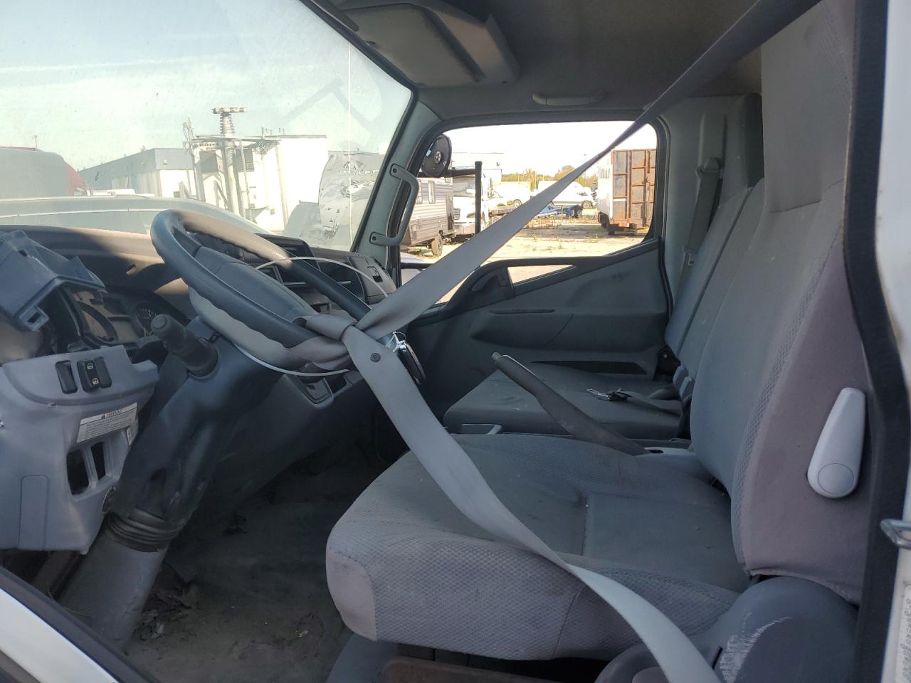 Lot #2923314538 2014 MITSUBISHI FE FEC72S