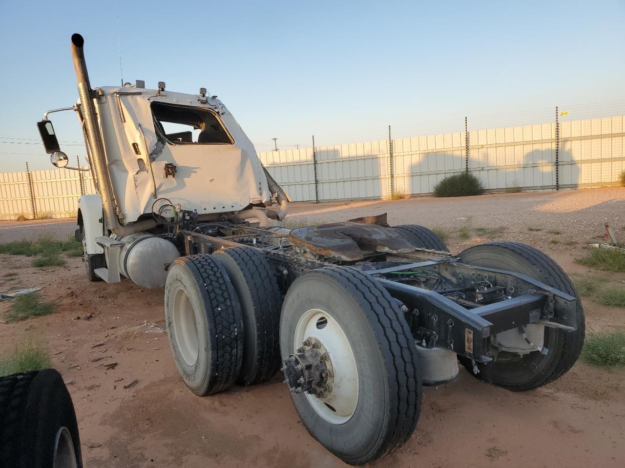 Lot #2989055524 2020 FREIGHTLINER 122SD