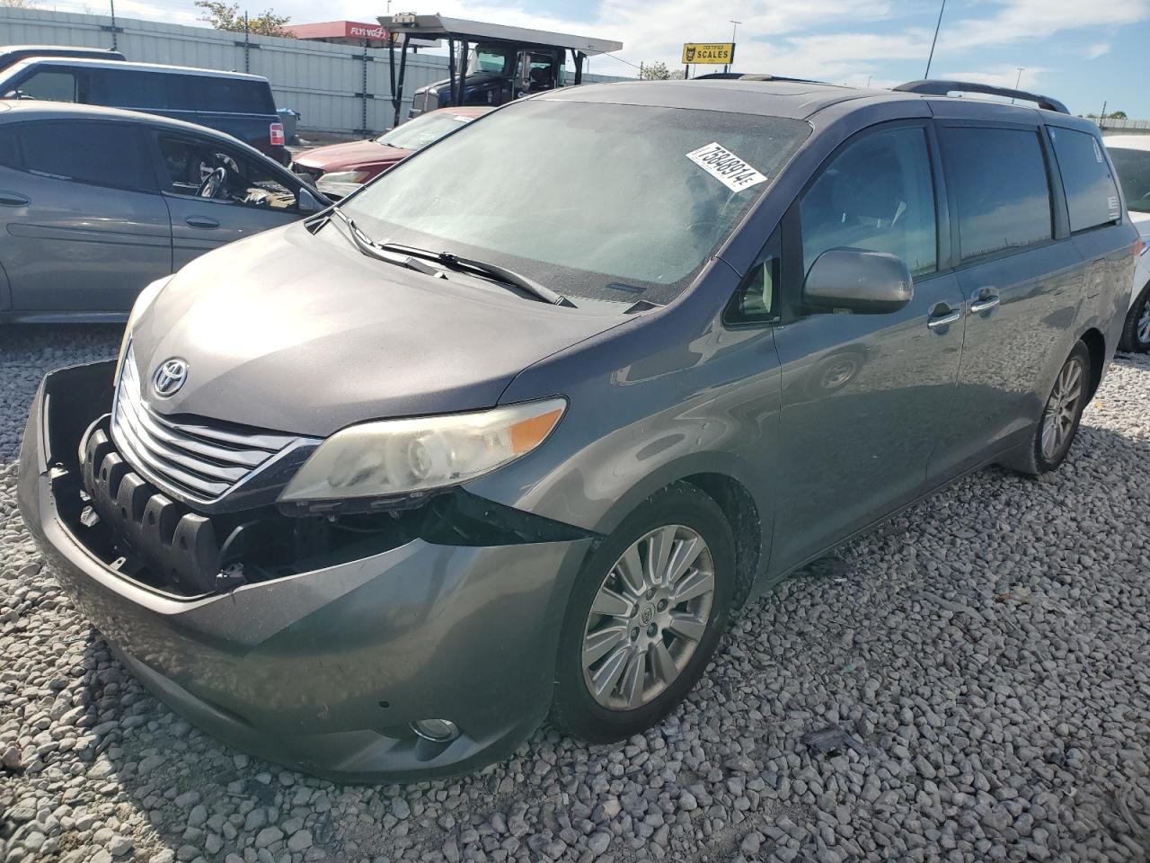 Toyota Sienna 2011 Q grade