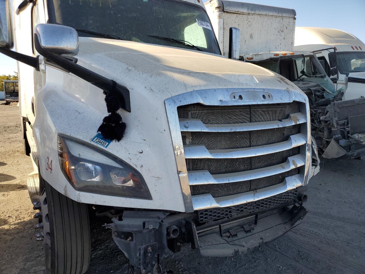 Lot #2989328617 2018 FREIGHTLINER CASCADIA 1