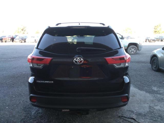 VIN 5TDJZRFH2HS386022 2017 Toyota Highlander, SE no.6