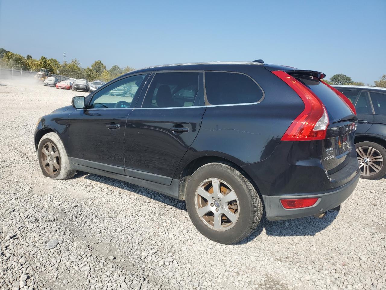 Lot #2893082756 2011 VOLVO XC60 3.2