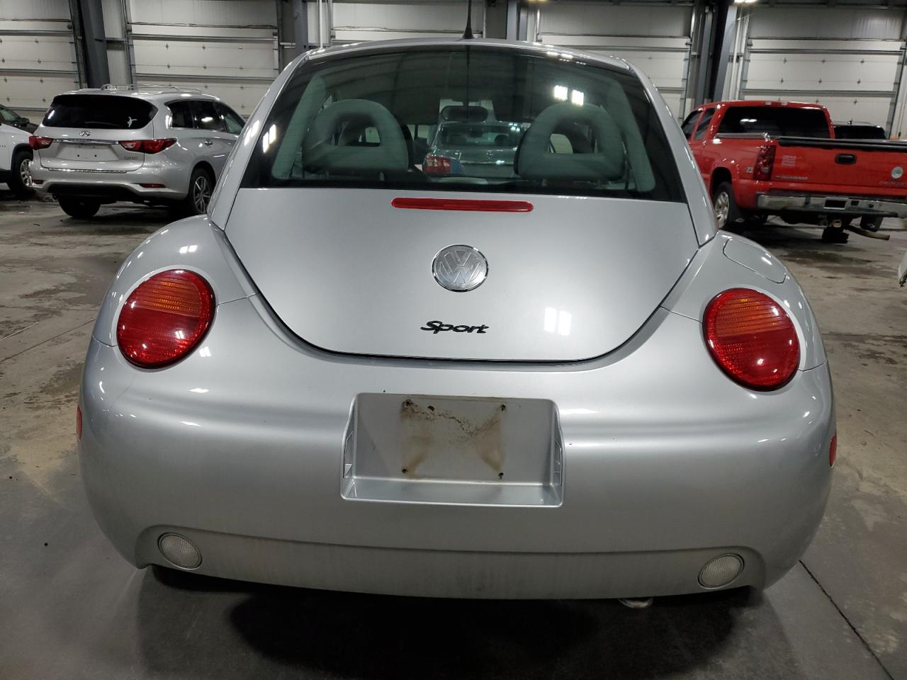 Lot #2945560101 2002 VOLKSWAGEN NEW BEETLE