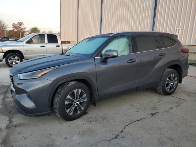 TOYOTA HIGHLANDER XLE