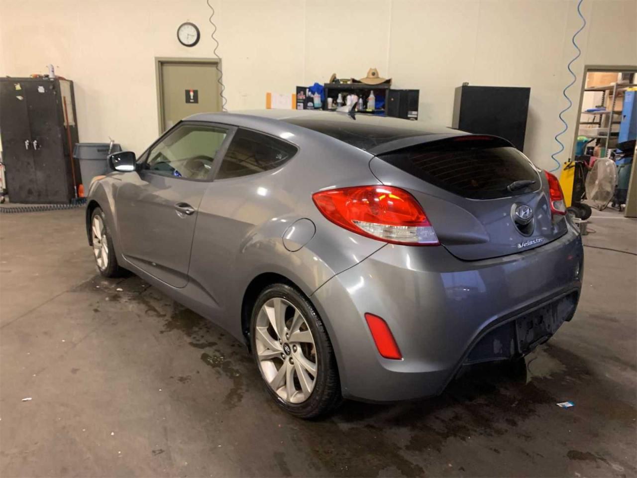 Lot #2940310087 2016 HYUNDAI VELOSTER