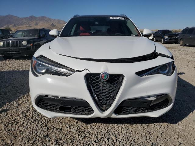 VIN ZASFAKBN5J7C17829 2018 ALFA ROMEO STELVIO no.5