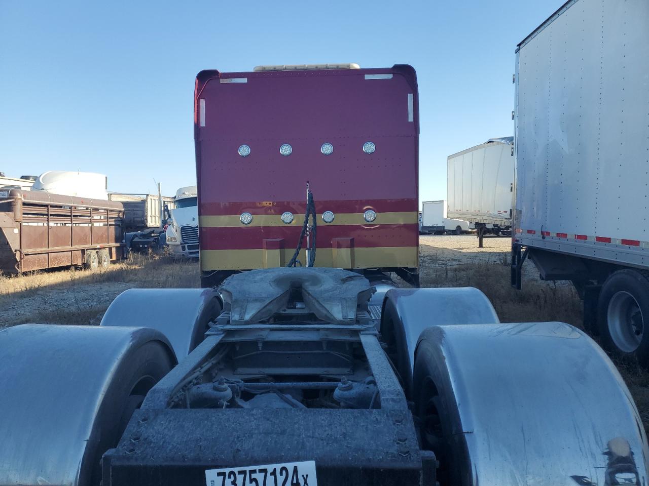 Lot #2952983378 2019 PETERBILT 389