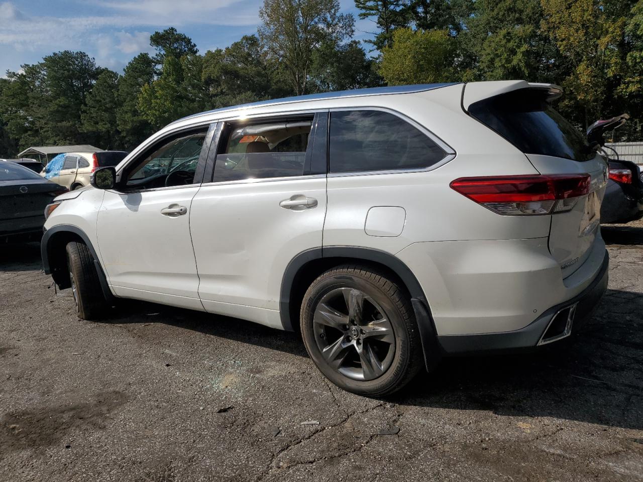 Lot #2890071400 2017 TOYOTA HIGHLANDER