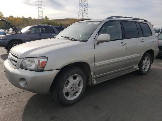 TOYOTA HIGHLANDER