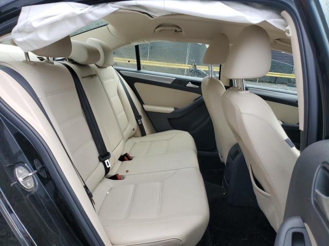 2018 VOLKSWAGEN JETTA SE - 3VWDB7AJ4JM256407