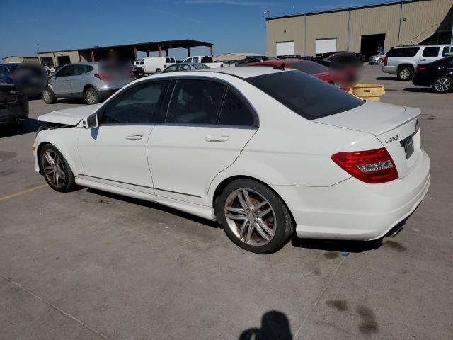 MERCEDES-BENZ C 250 2013 white  gas WDDGF4HB7DF993998 photo #3