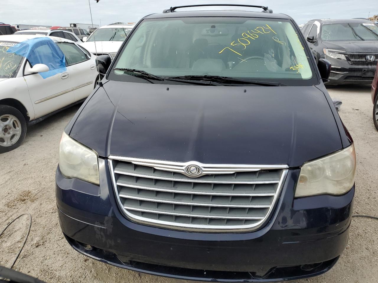 Lot #3028227005 2010 CHRYSLER TOWN & COU