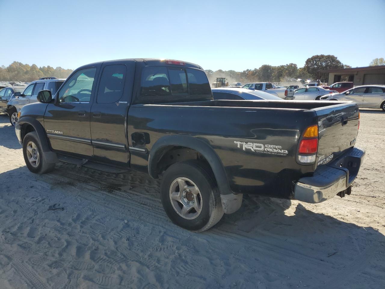 Lot #2928461867 2000 TOYOTA TUNDRA ACC