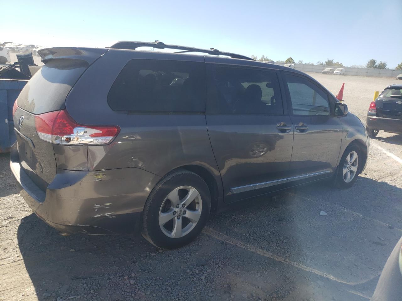 Lot #2924005169 2011 TOYOTA SIENNA LE