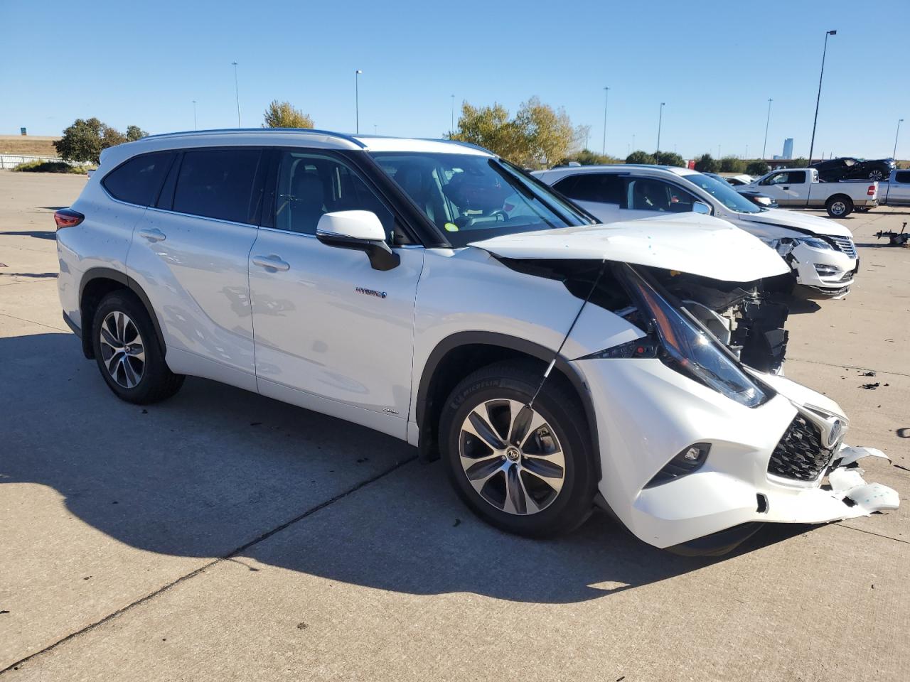 Lot #2943300709 2021 TOYOTA HIGHLANDER