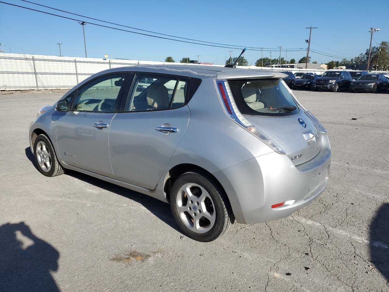 NISSAN LEAF SV 2011 silver hatchbac electric JN1AZ0CP6BT005906 photo #3