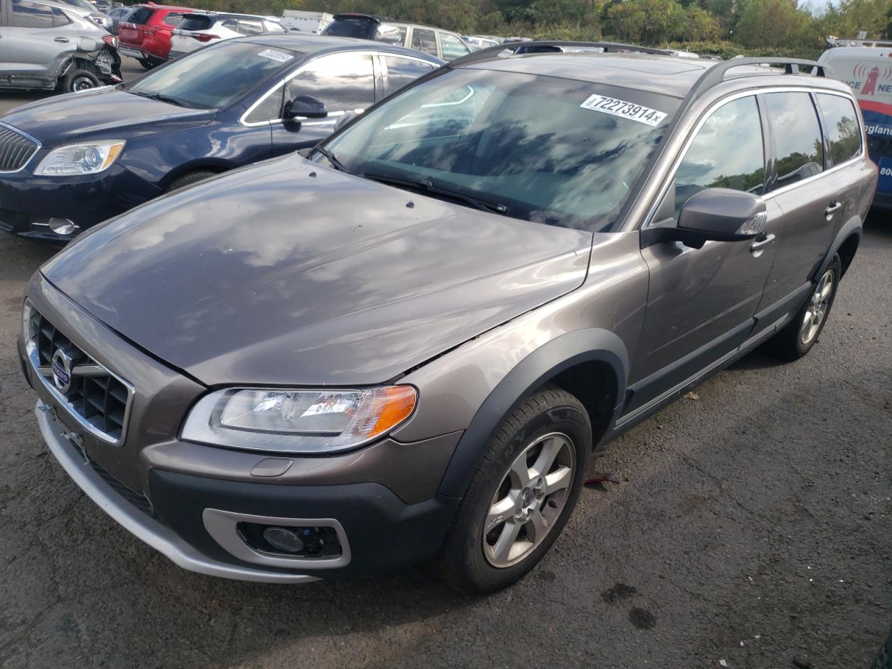 Lot #3052288615 2011 VOLVO XC70 3.2