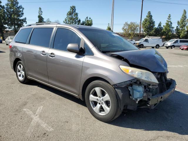 VIN 5TDKK3DC4FS665238 2015 Toyota Sienna, LE no.4