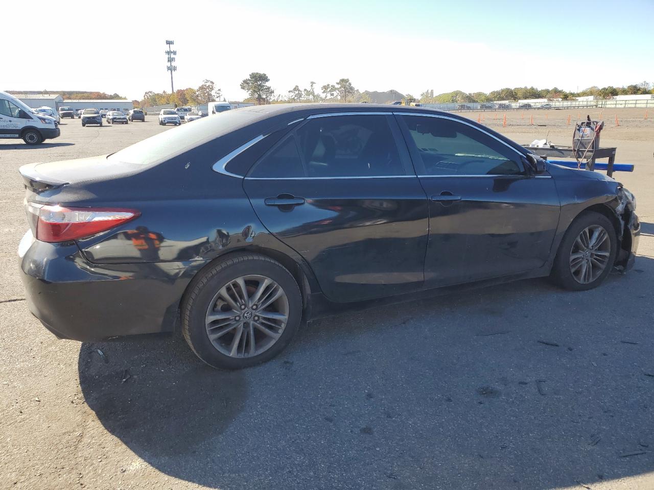 Lot #3033015027 2017 TOYOTA CAMRY LE