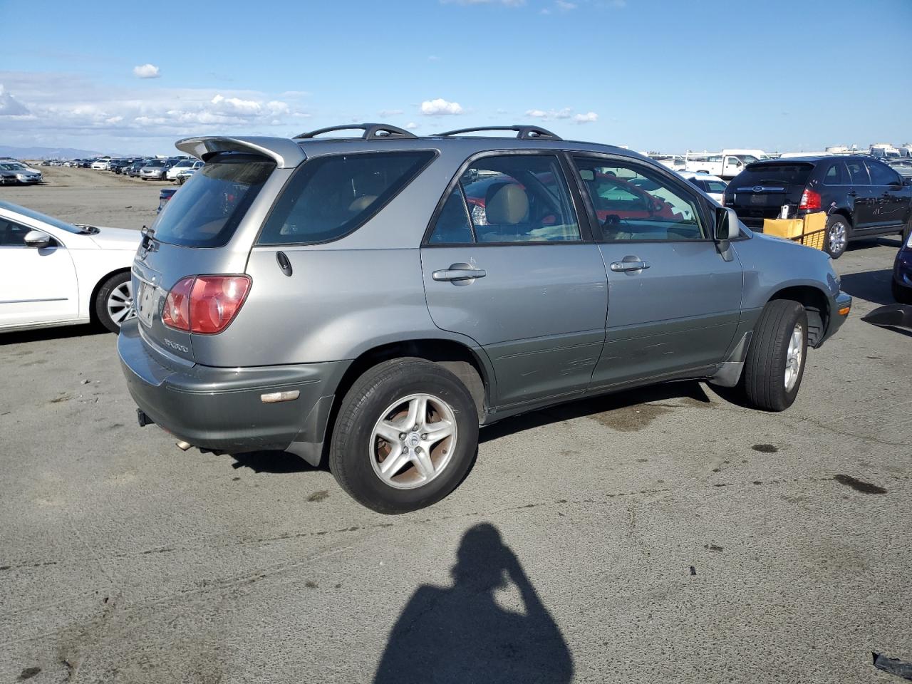 Lot #2986351179 2000 LEXUS RX 300