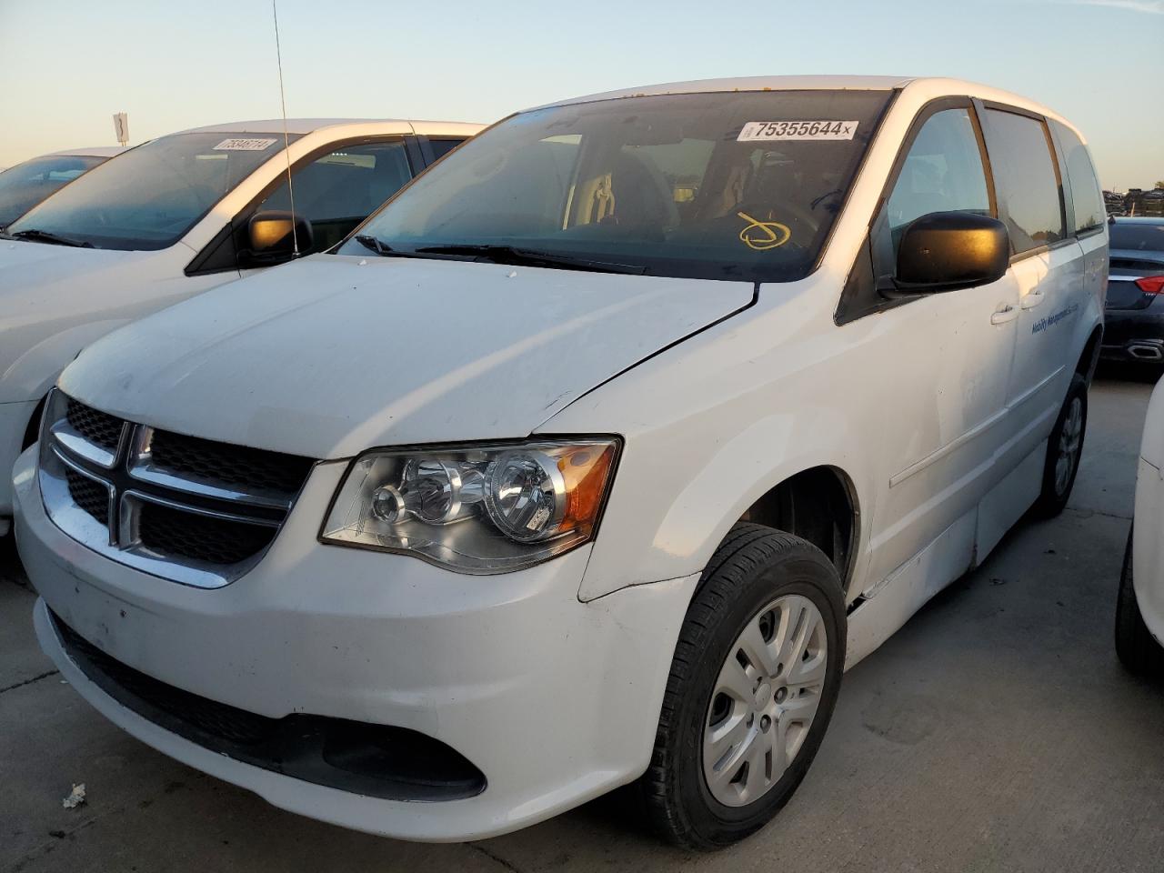 Lot #2924041086 2017 DODGE GRAND CARA