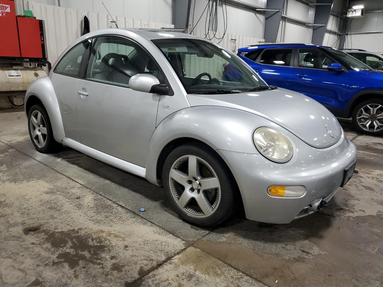 Lot #2945560101 2002 VOLKSWAGEN NEW BEETLE